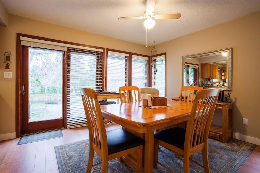 فيلا Coles Bay Vacation Retreat North Saanich المظهر الخارجي الصورة