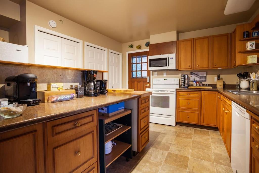 فيلا Coles Bay Vacation Retreat North Saanich المظهر الخارجي الصورة