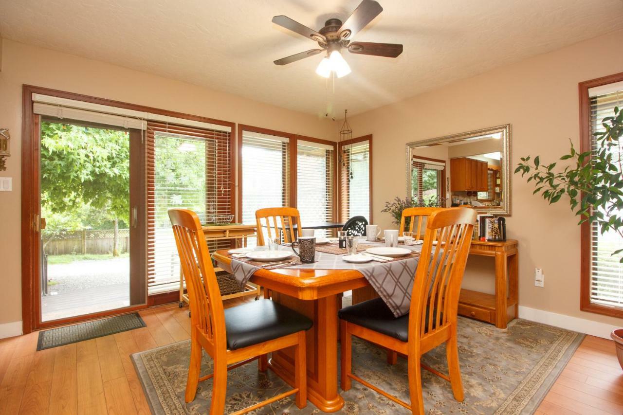 فيلا Coles Bay Vacation Retreat North Saanich المظهر الخارجي الصورة
