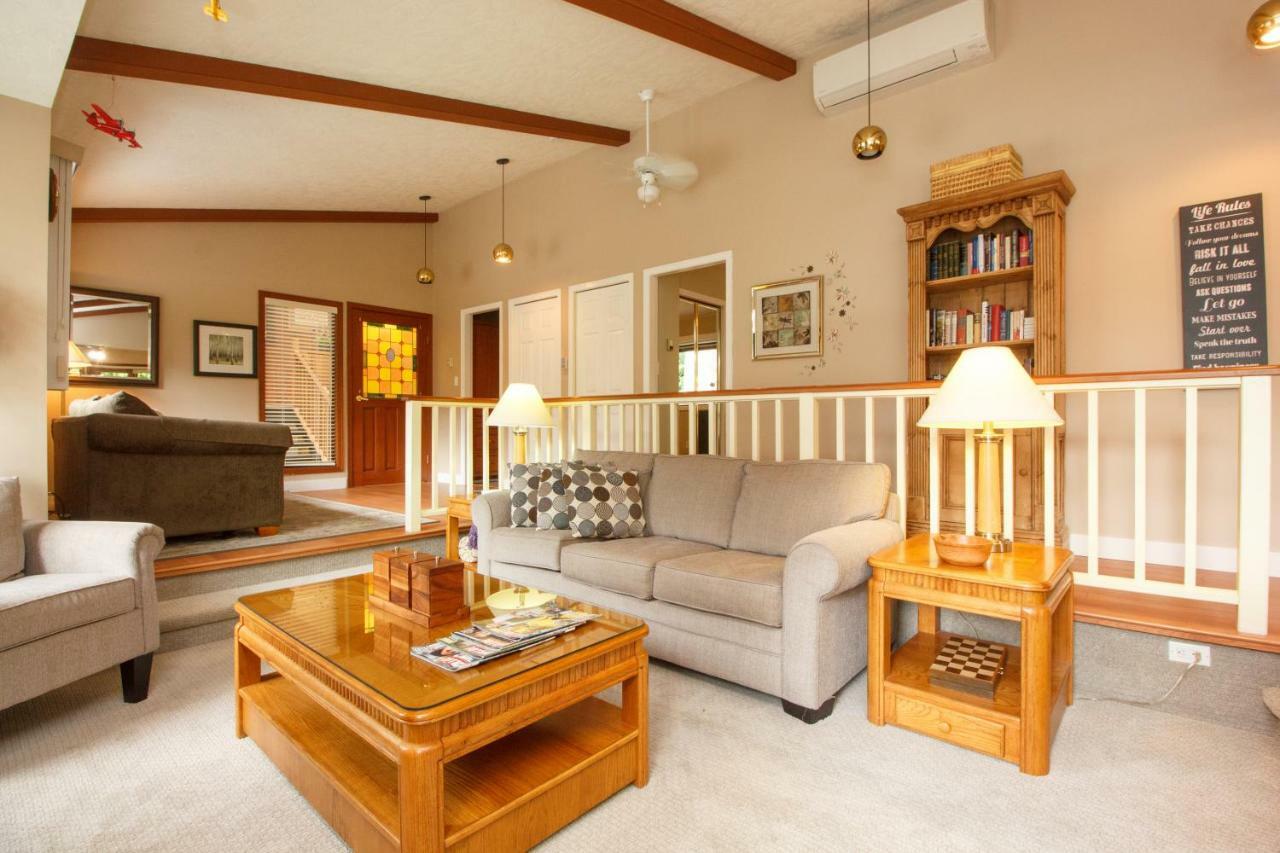 فيلا Coles Bay Vacation Retreat North Saanich المظهر الخارجي الصورة